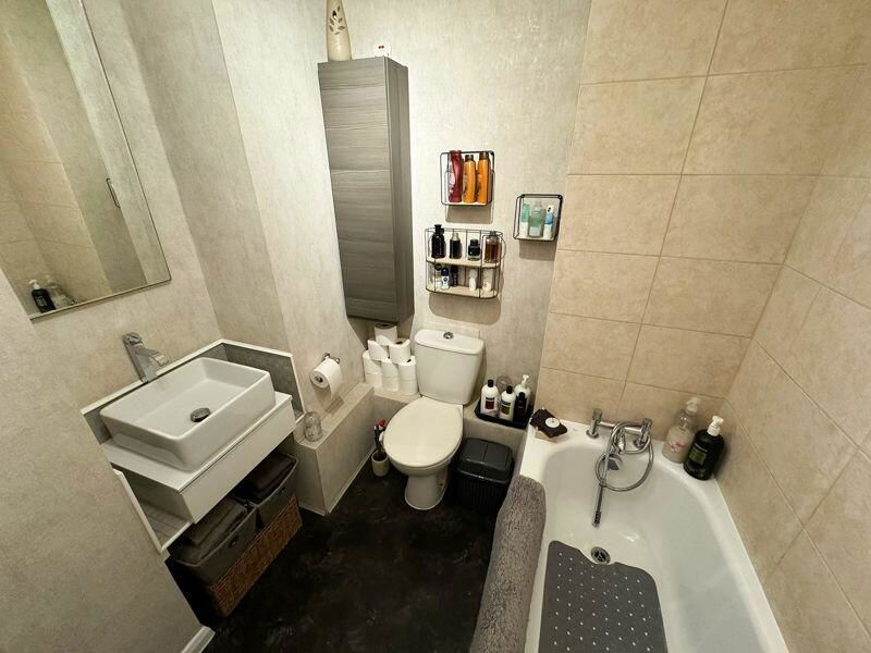 Property photo 3 of 5