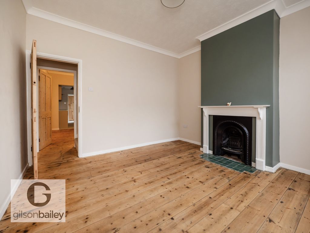 Property photo 3 of 10 4-28Guernseyroad-7