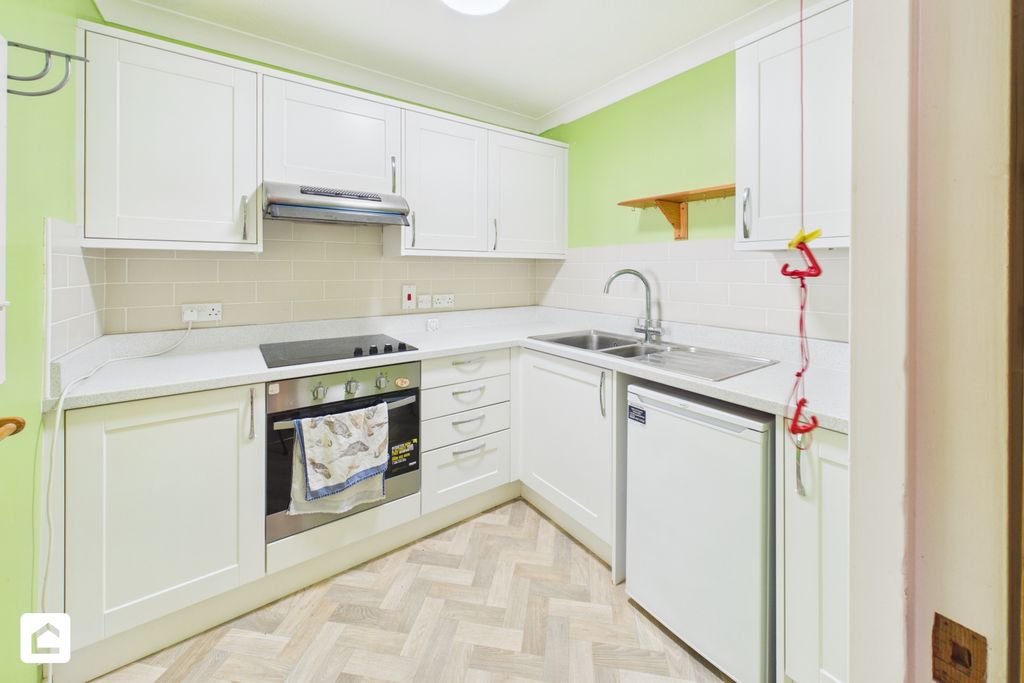 Property photo 2 of 8 Cam02528G0-Pr0476-Still003