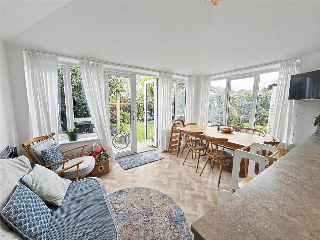 Property photo 2 of 13 Garden Room