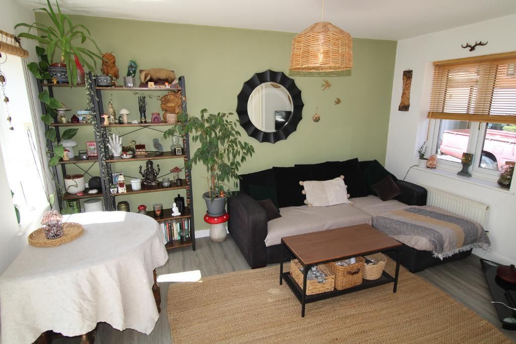 Property photo 2 of 8 Lounge