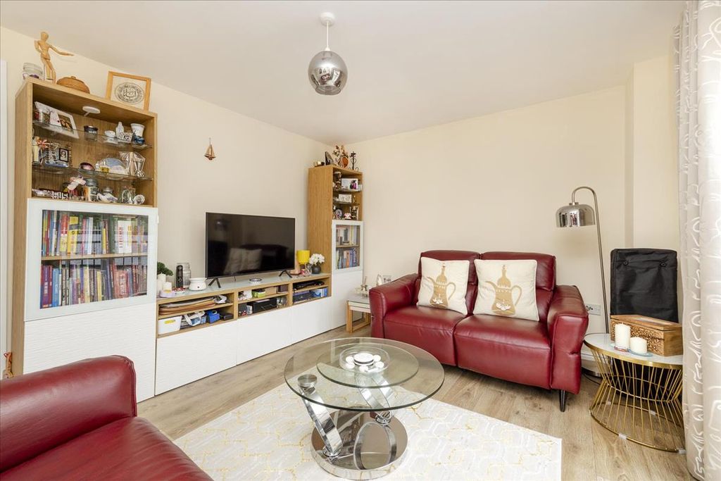 Property photo 3 of 19