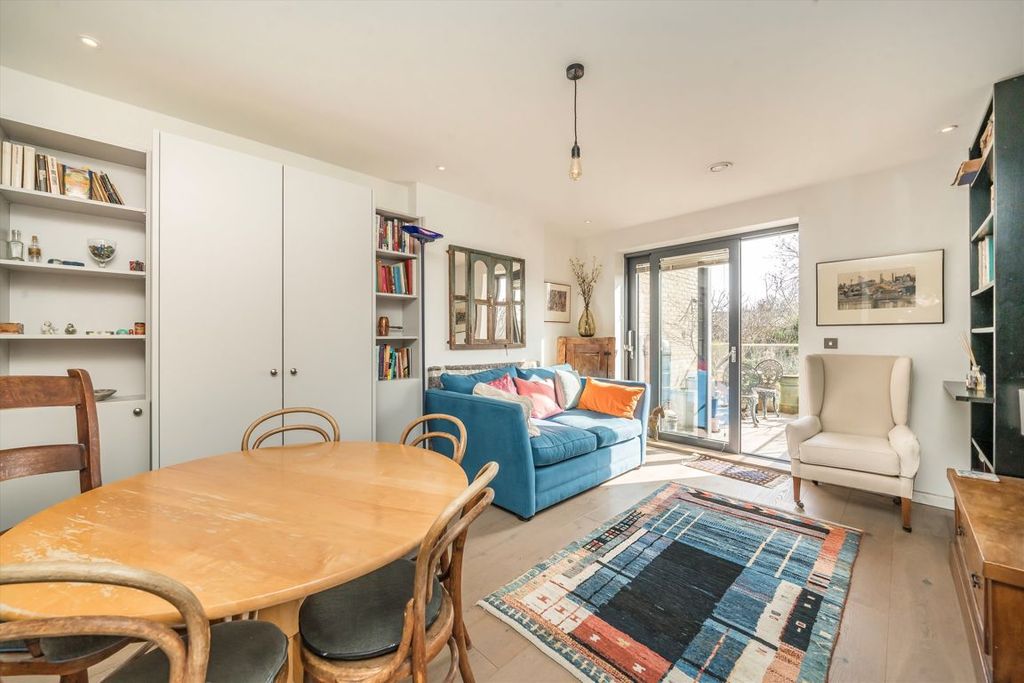 Property photo 2 of 7