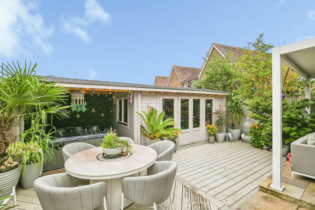 Property photo 2 of 23 Pbox-Img.Jpg