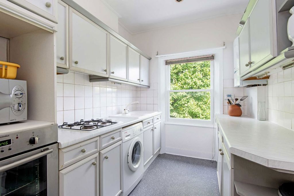 Property photo 3 of 4