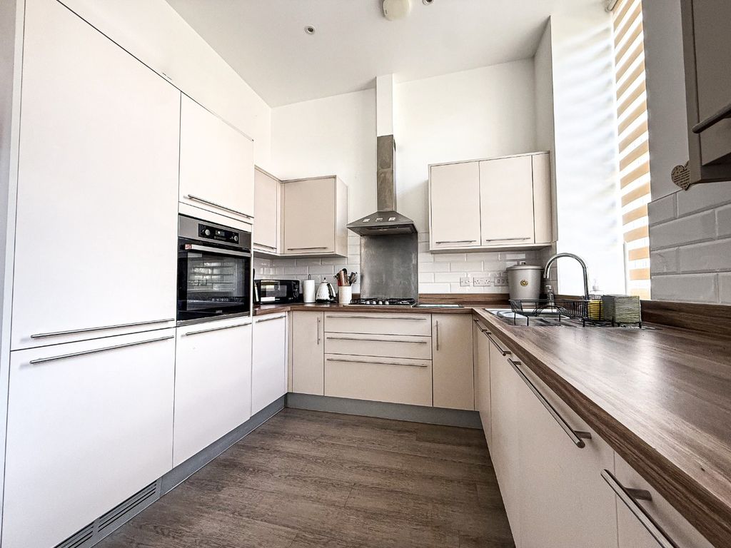 Property photo 3 of 15 3975778