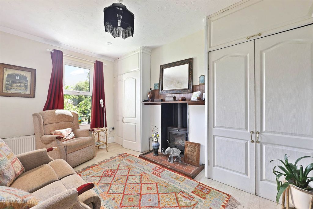 Property photo 2 of 18 Picture No. 16