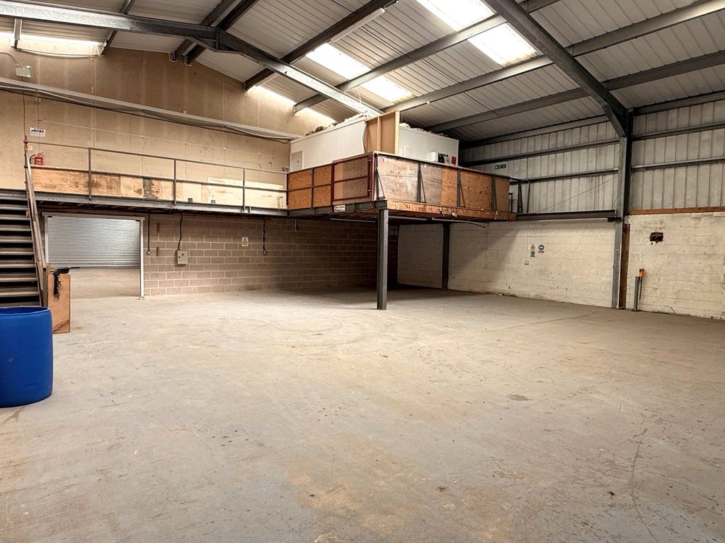Property photo 3 of 14 Warehouse