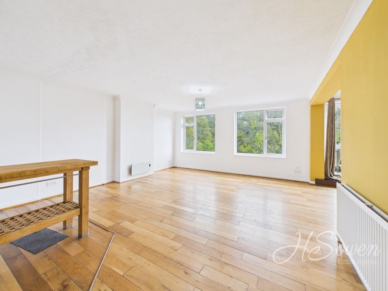 Property photo 3 of 16 Photo 14