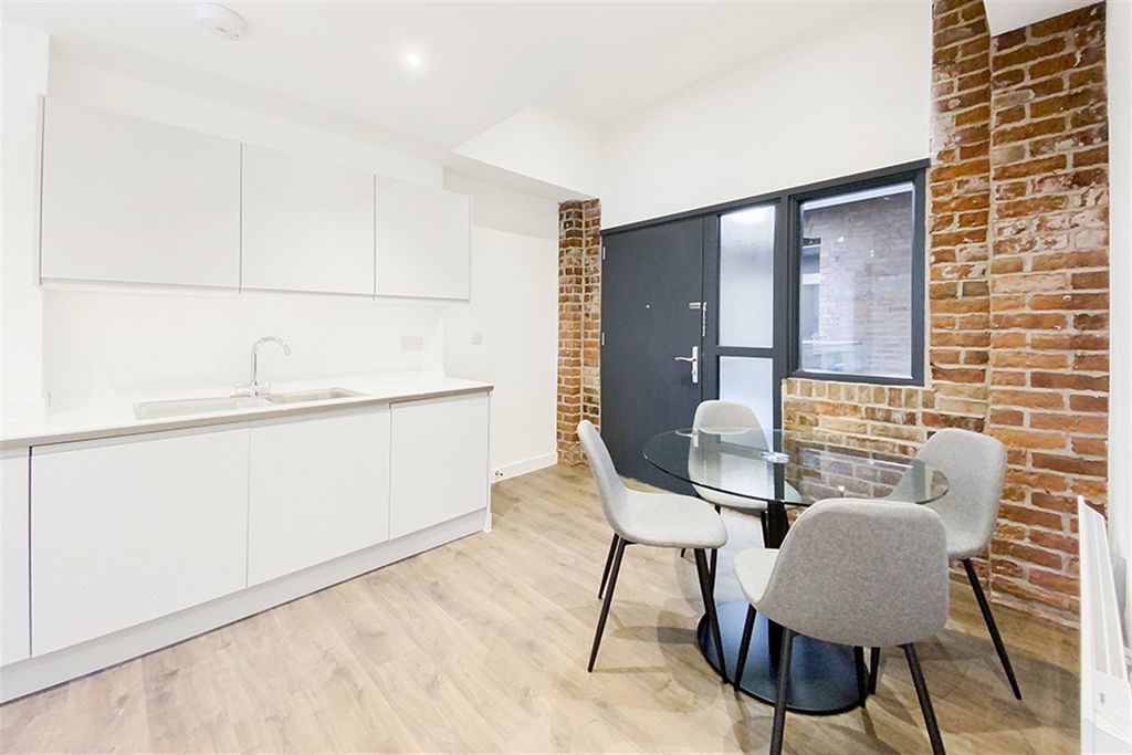 Property photo 3 of 11 (Main)