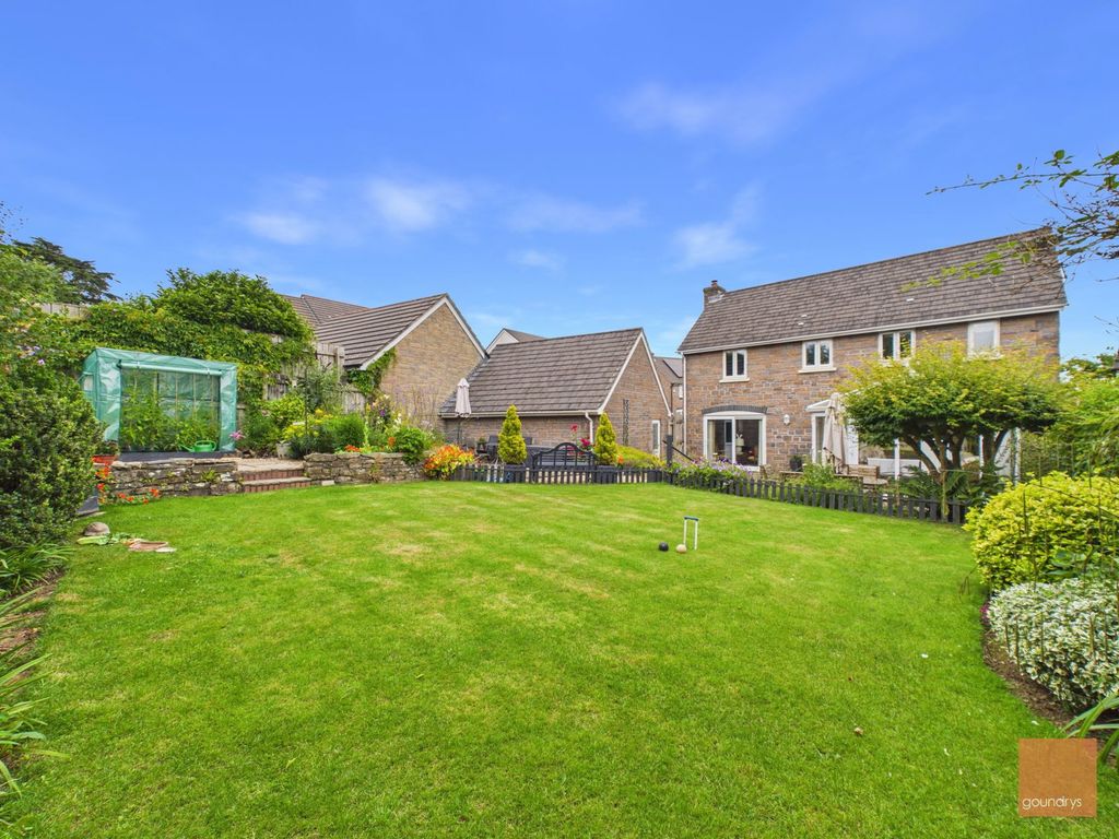 Property photo 2 of 32