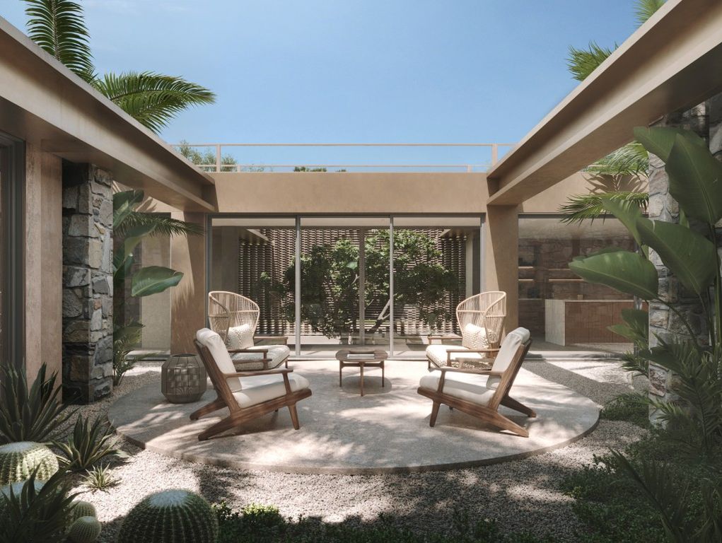 Property photo 2 of 20 Courtyard