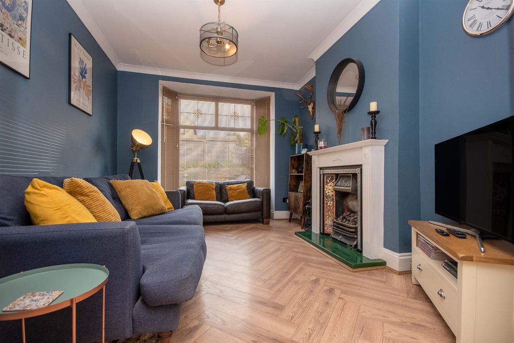 Property photo 2 of 11