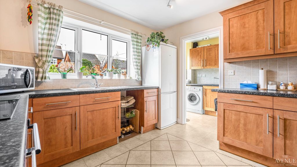 Property photo 3 of 24 5014544