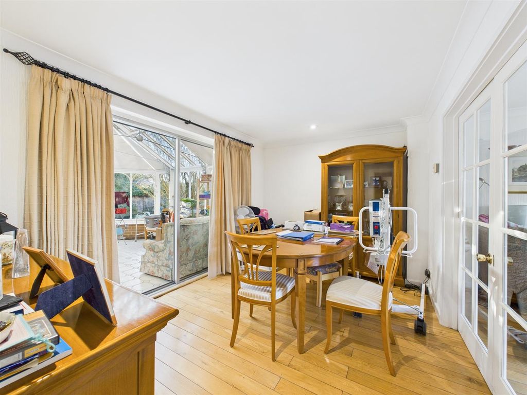 Property photo 3 of 18 Cam02435G0-Pr0108-Still008.Jpg