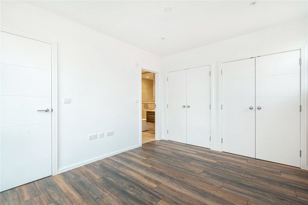 Property photo 3 of 15 Bedroom
