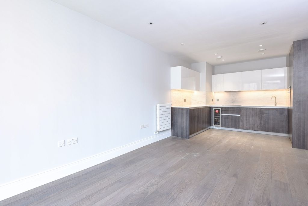 Property photo 2 of 13 1