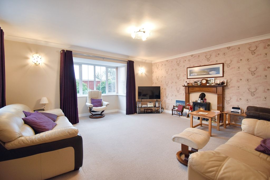 Property photo 2 of 24