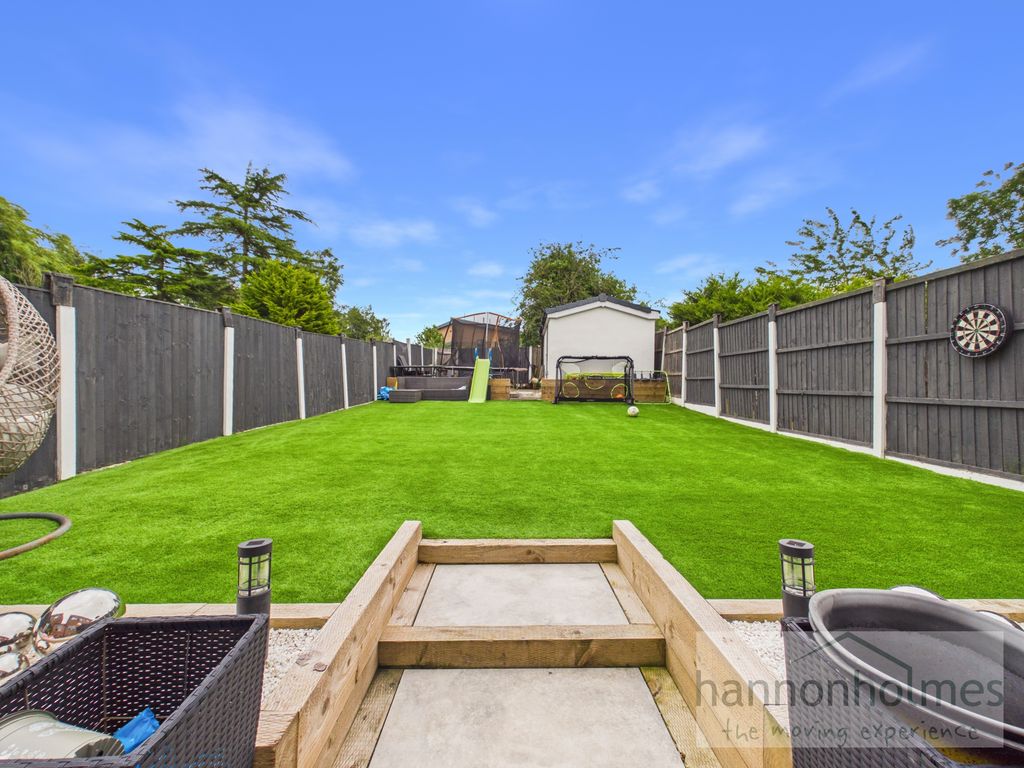 Property photo 2 of 30 Cam05283G0-Pr0205-Still028