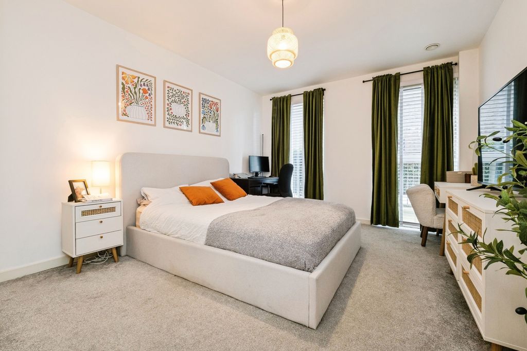 Property photo 3 of 22 Pbox-Img.Jpg