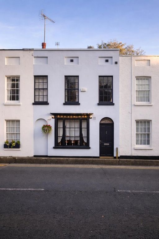 Property photo 2 of 8 Front.Png