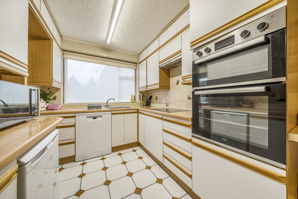 Property photo 3 of 24 Kitchen