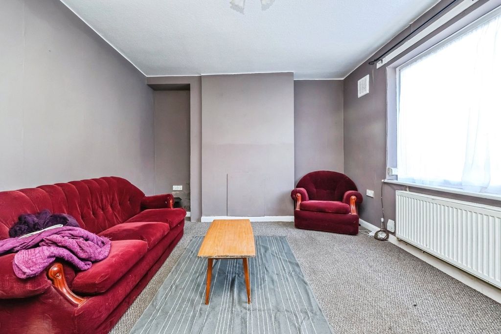 Property photo 3 of 17 Pbox-Img.Jpg