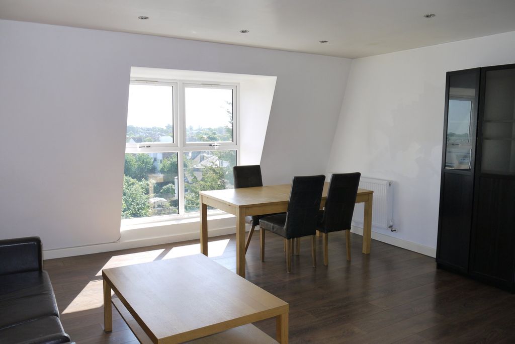 Property photo 2 of 9 2