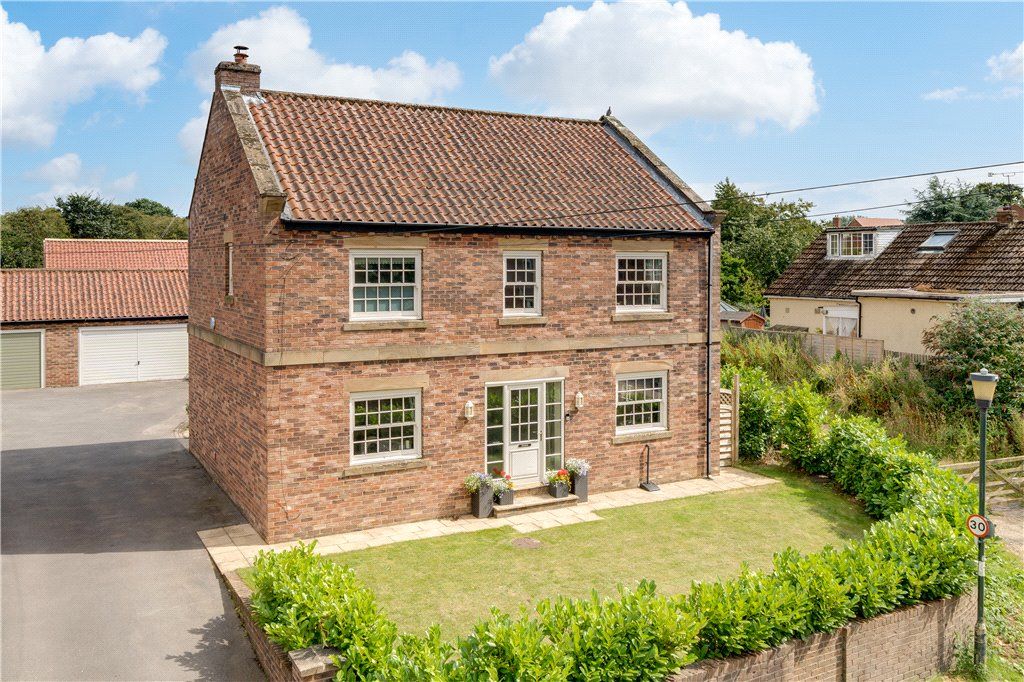Property photo 1 of 18 Oak Bank