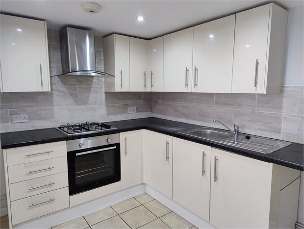 Property photo 2 of 11 Kitchen