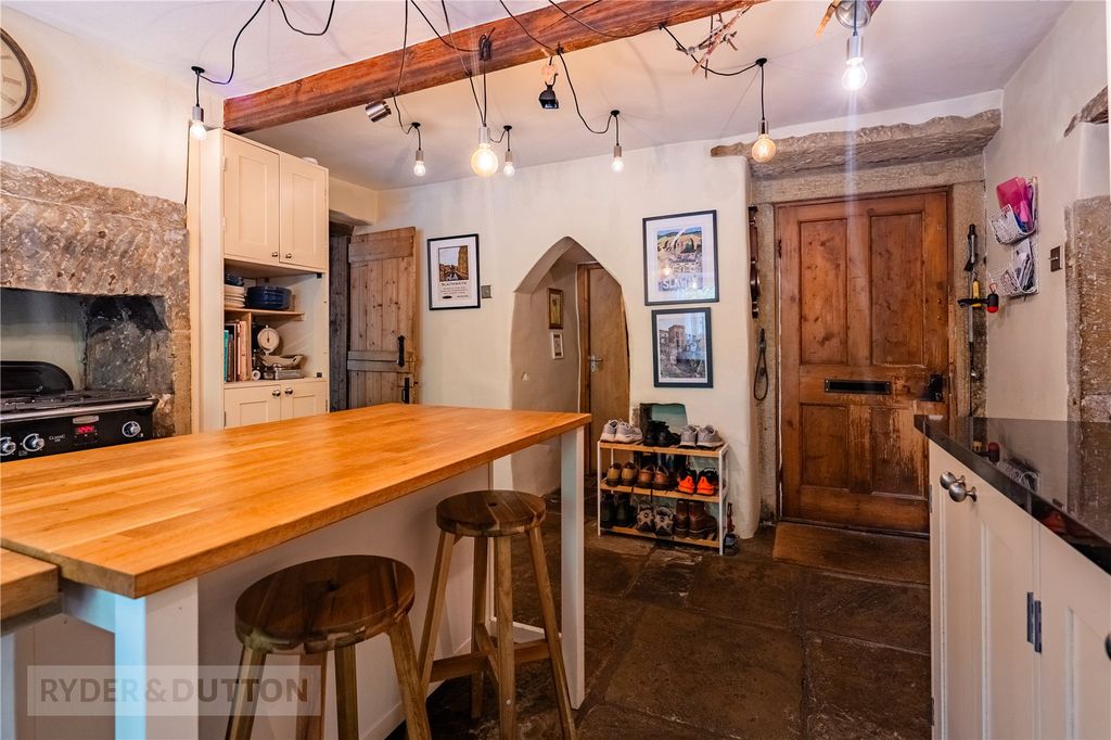 Property photo 2 of 30 Kitchen