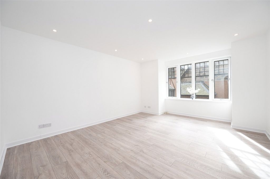 Property photo 2 of 17 Netherby House 4