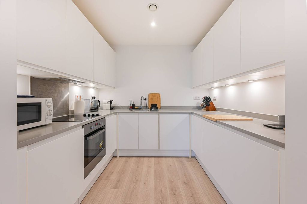 Property photo 3 of 9