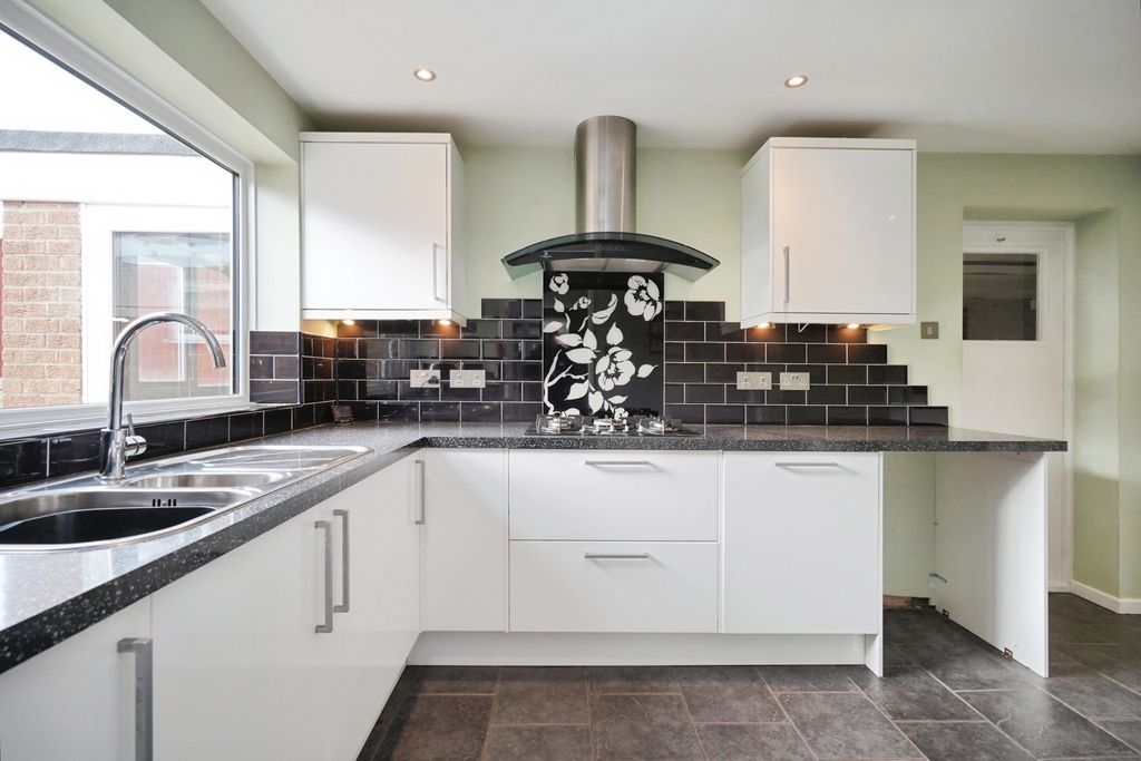 Property photo 3 of 30 Pbox-Img.Jpg