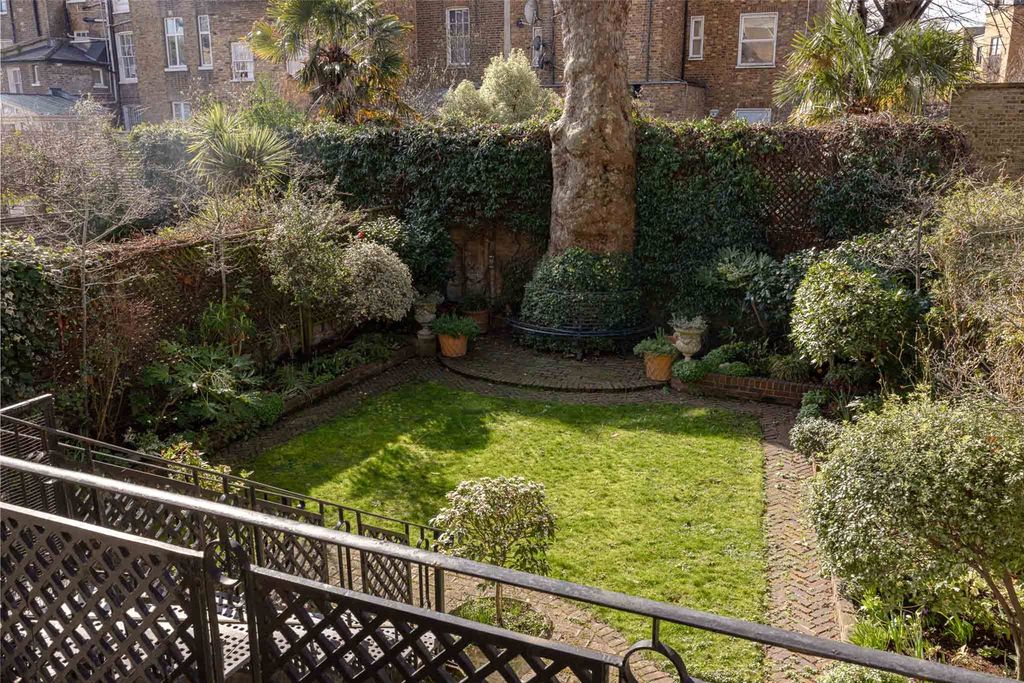 Property photo 1 of 11 Garden