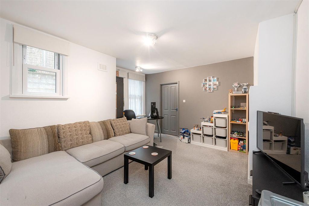 Property photo 2 of 8 Living Room