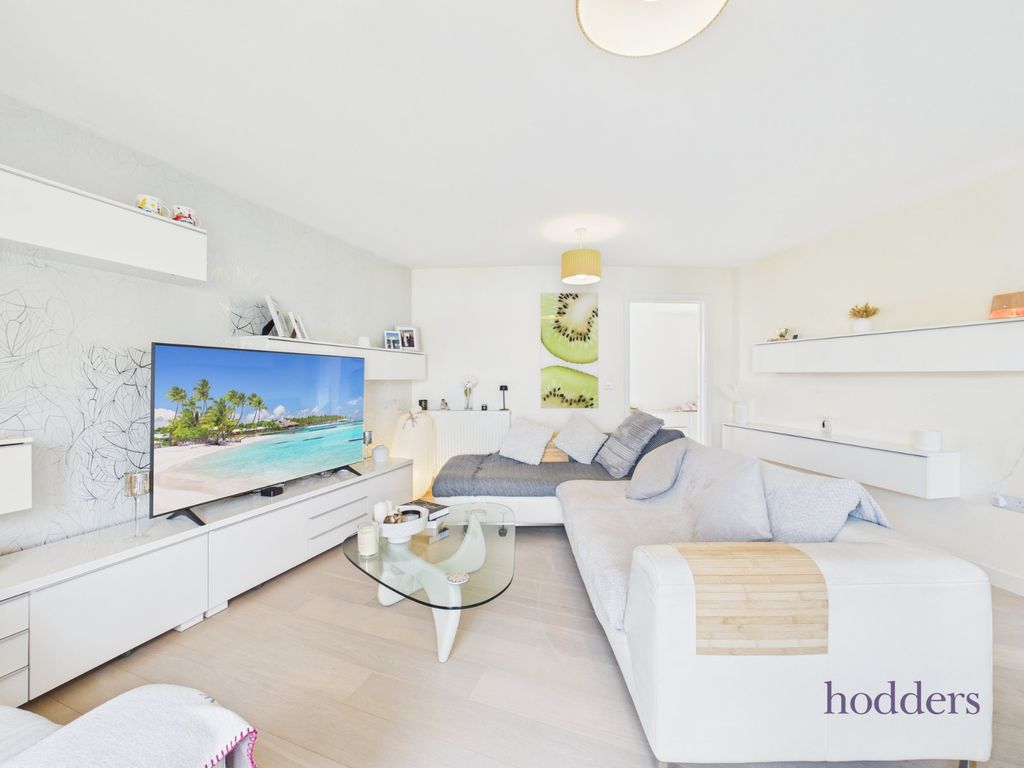 Property photo 2 of 19 Picture No. 35