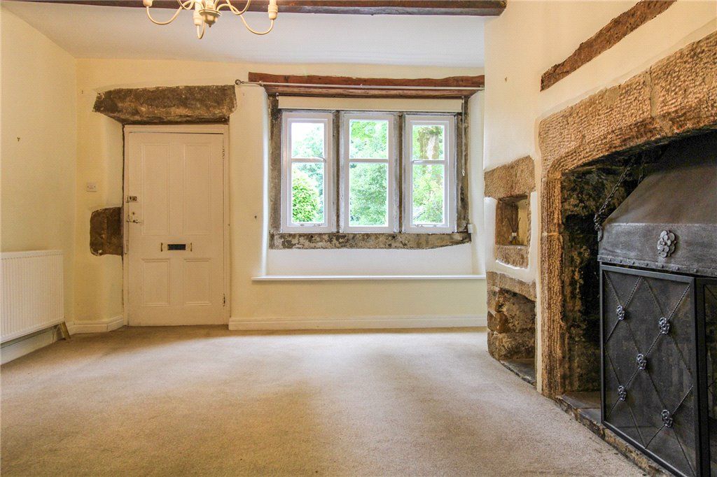 Property photo 2 of 18 Living Room