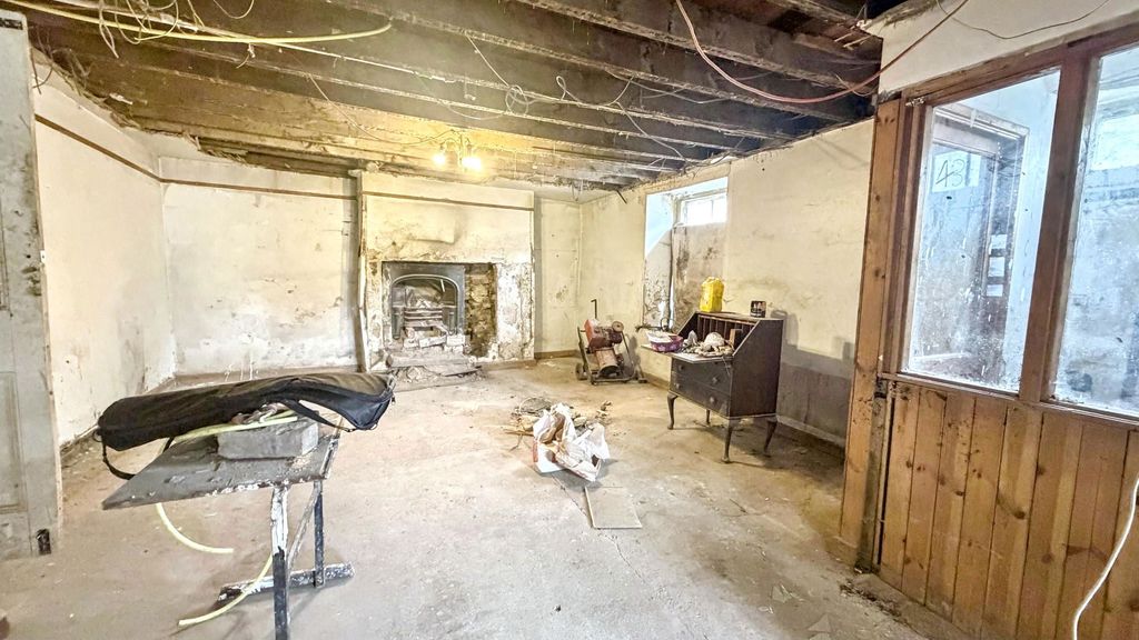 Property photo 2 of 16