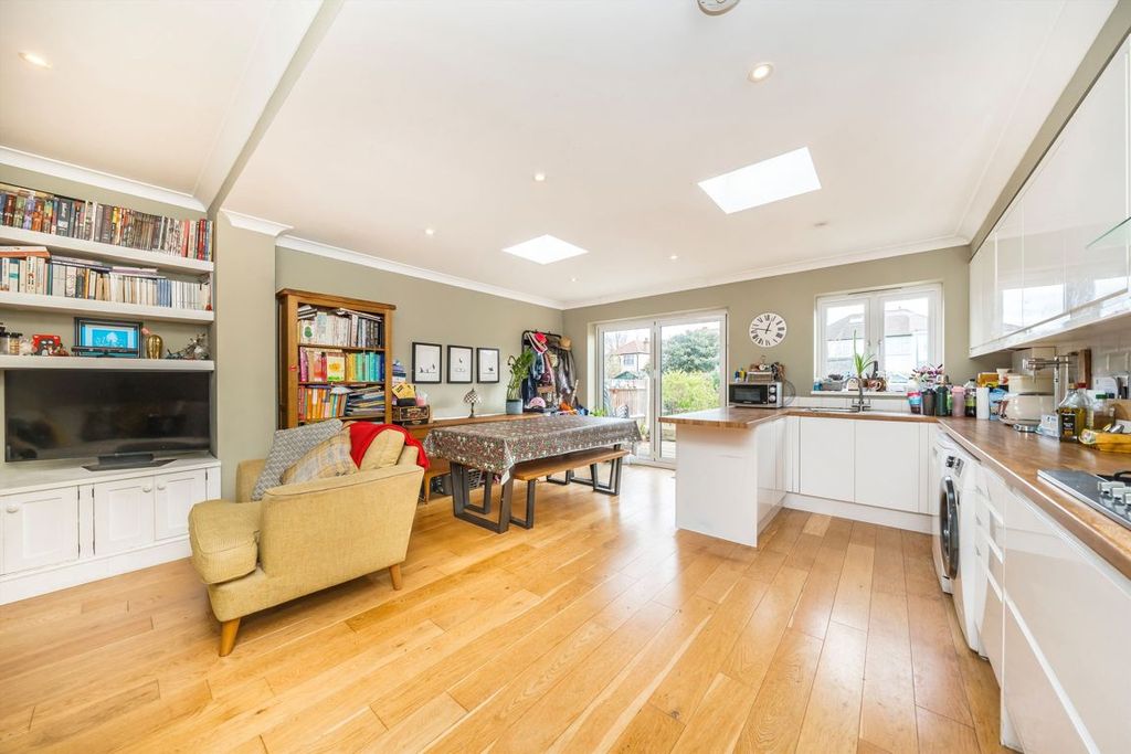 Property photo 3 of 7