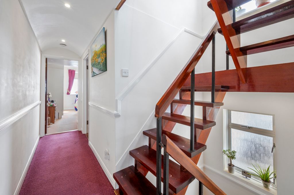 Property photo 2 of 18 Picture No. 09
