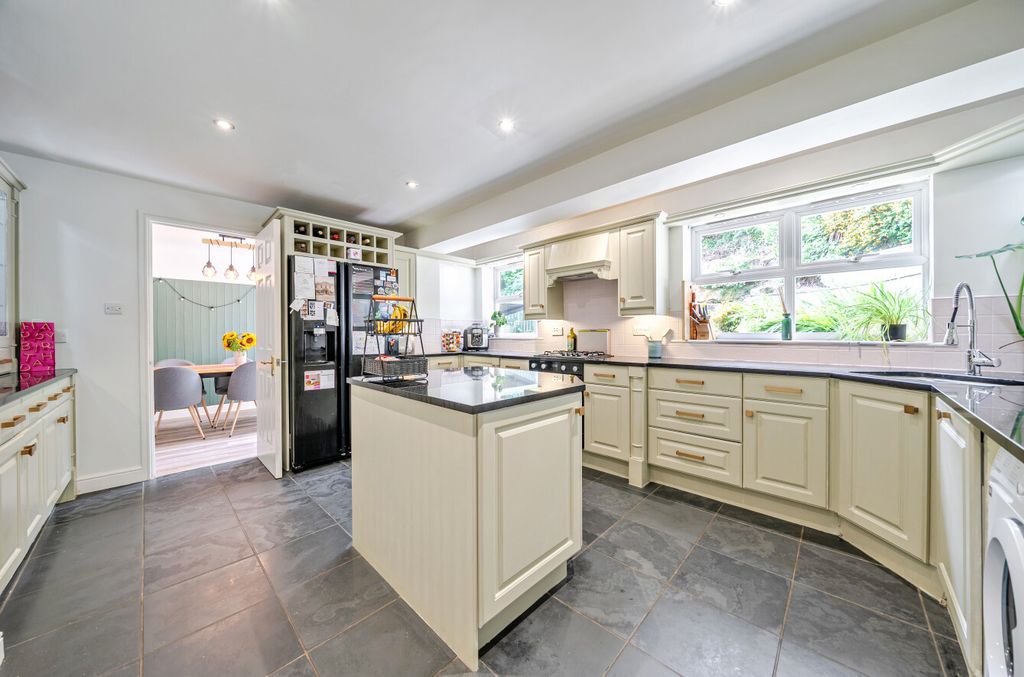 Property photo 3 of 22 1485936-16-6A44F7...