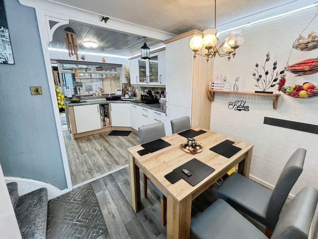 Property photo 3 of 16 Dining Room & Kitchen