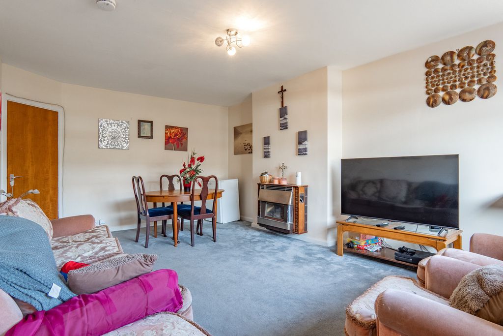 Property photo 2 of 29