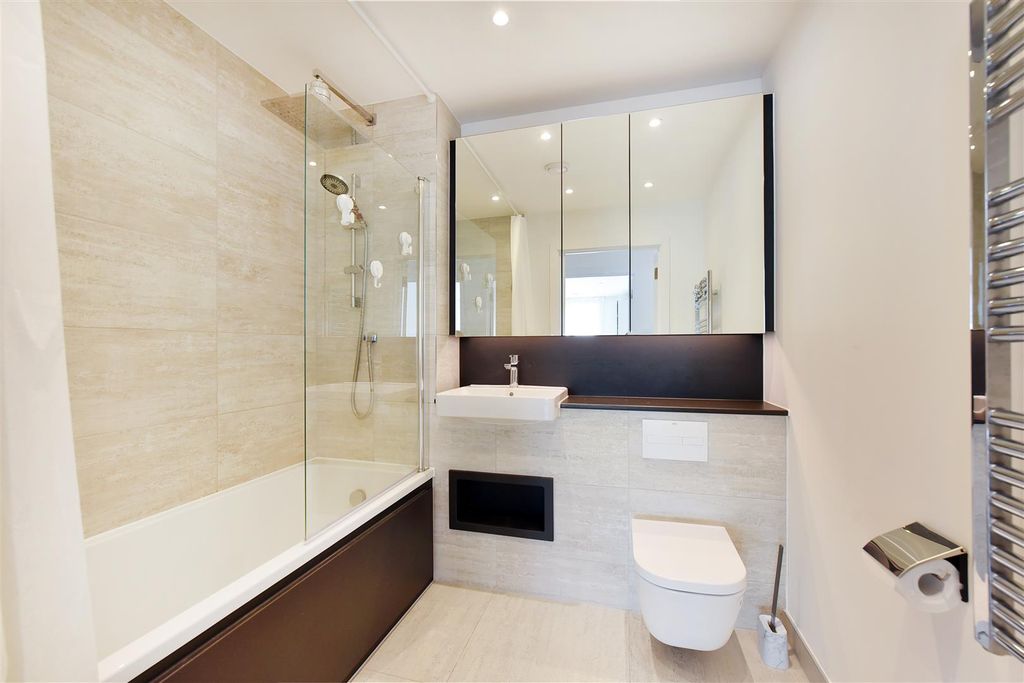Property photo 1 of 7 6 Darmera House (1).Jpg