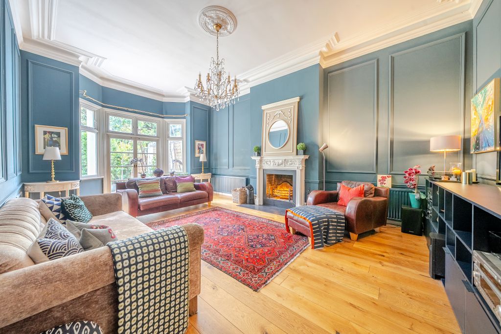 Property photo 2 of 17