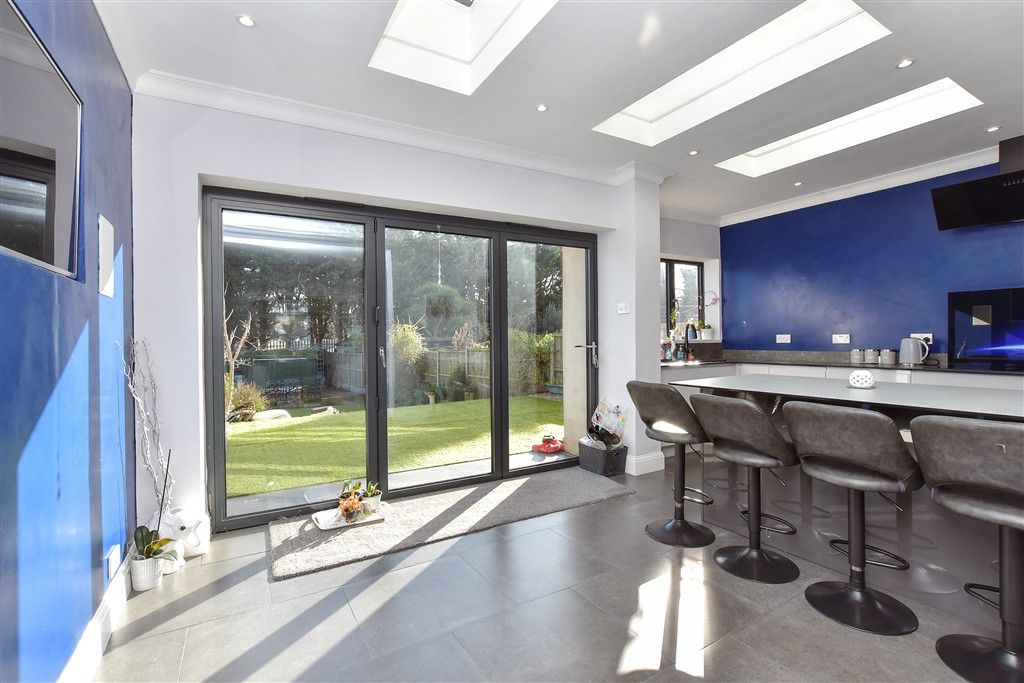 Property photo 3 of 15 Kitchen/ Breakfast Area