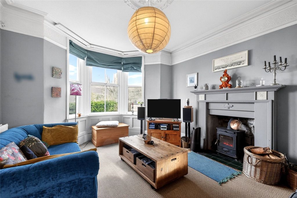 Property photo 2 of 13 Picture No. 28