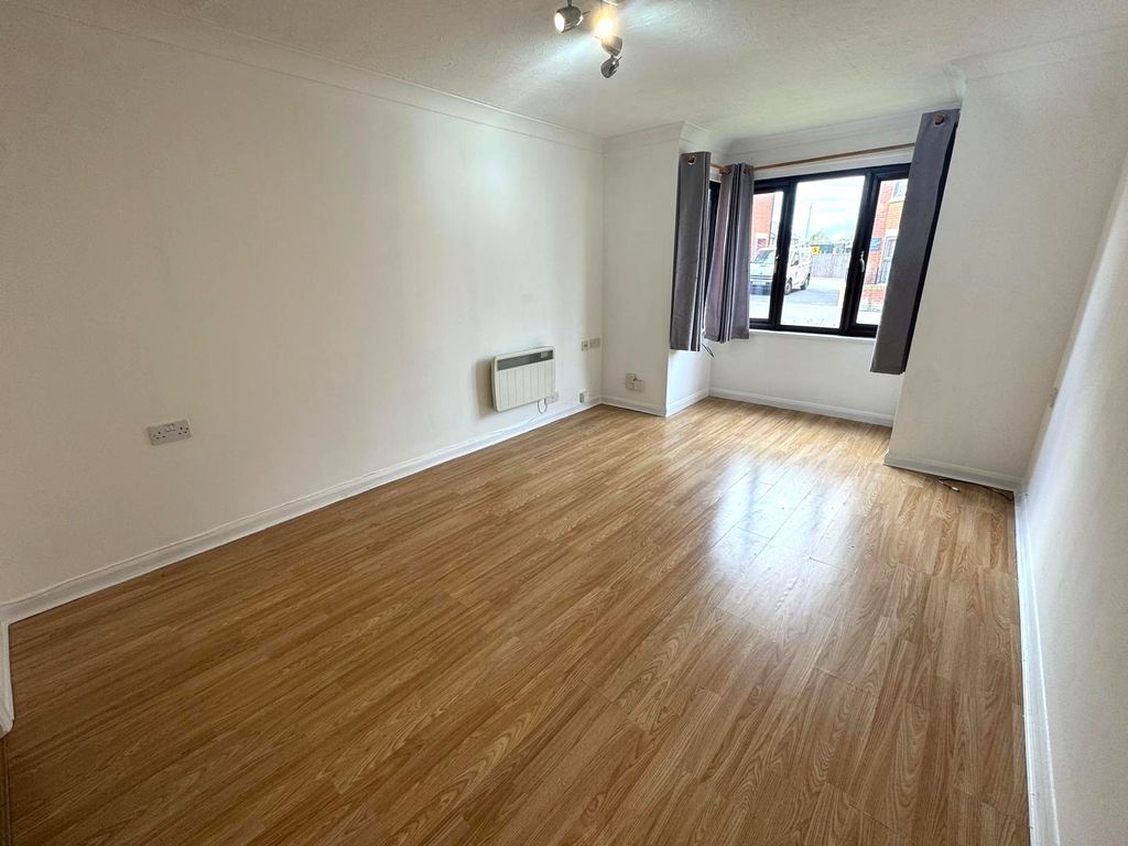 Property photo 2 of 7