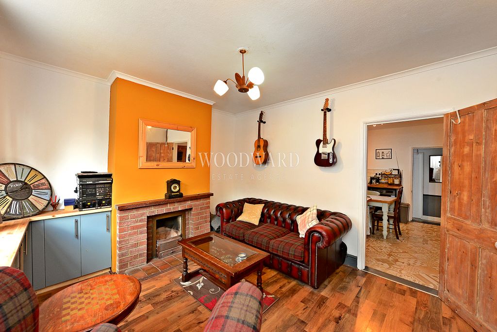 Property photo 2 of 11 Living Room